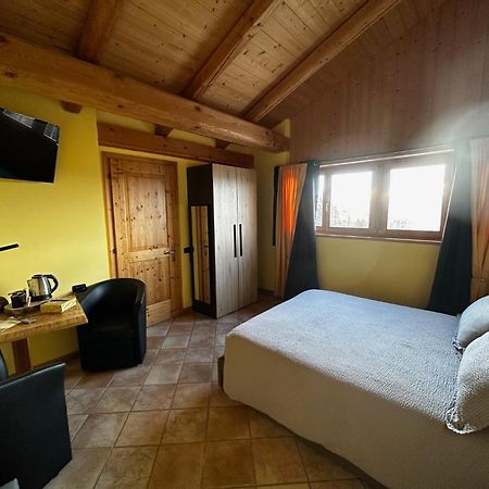 Chalet Chapeau Rar Castel Condino Eksteriør billede