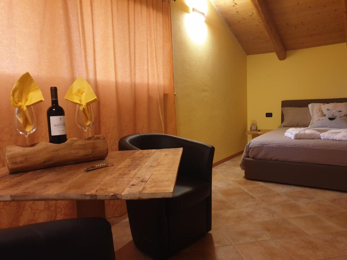 Chalet Chapeau Rar Castel Condino Eksteriør billede