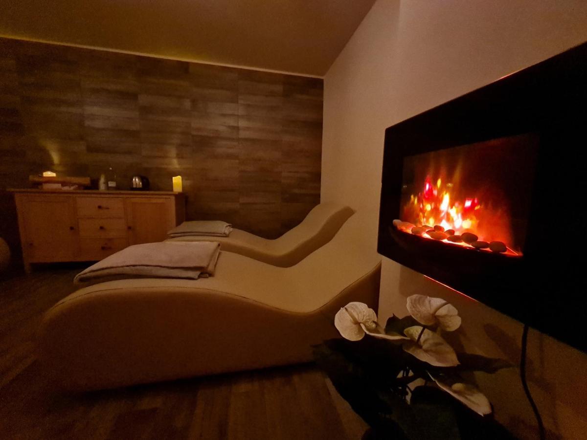 Chalet Chapeau Rar Castel Condino Eksteriør billede