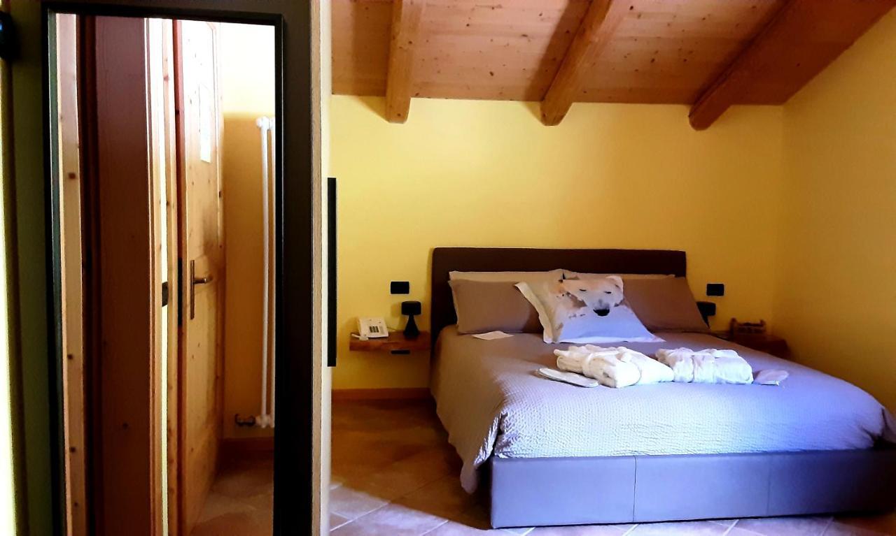 Chalet Chapeau Rar Castel Condino Eksteriør billede