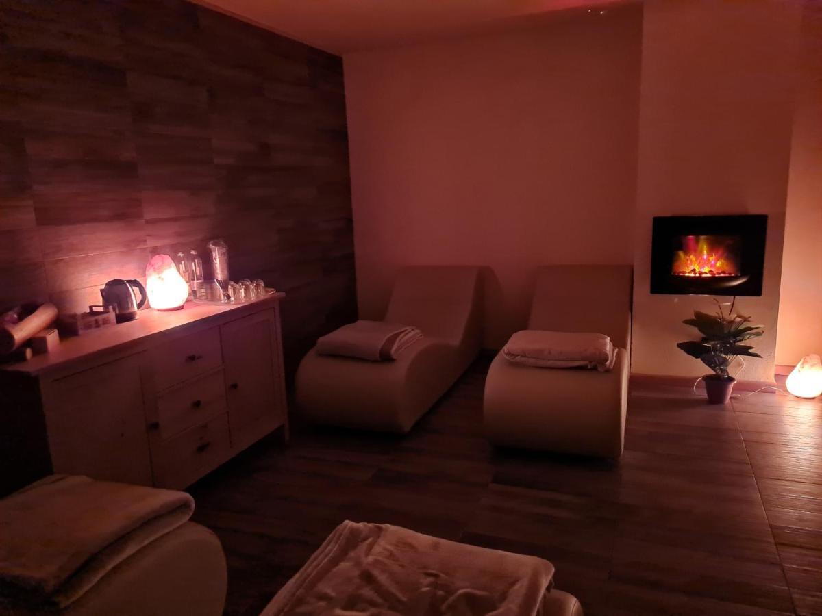 Chalet Chapeau Rar Castel Condino Eksteriør billede
