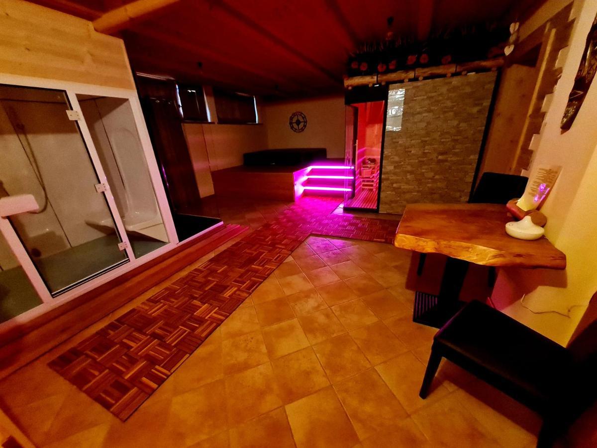 Chalet Chapeau Rar Castel Condino Eksteriør billede